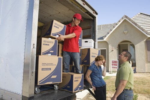 Local moving truck for Kennington homes and businesses