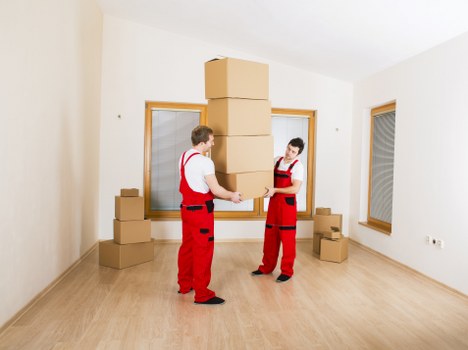 Professional movers handling flats and apartment access in Kennington